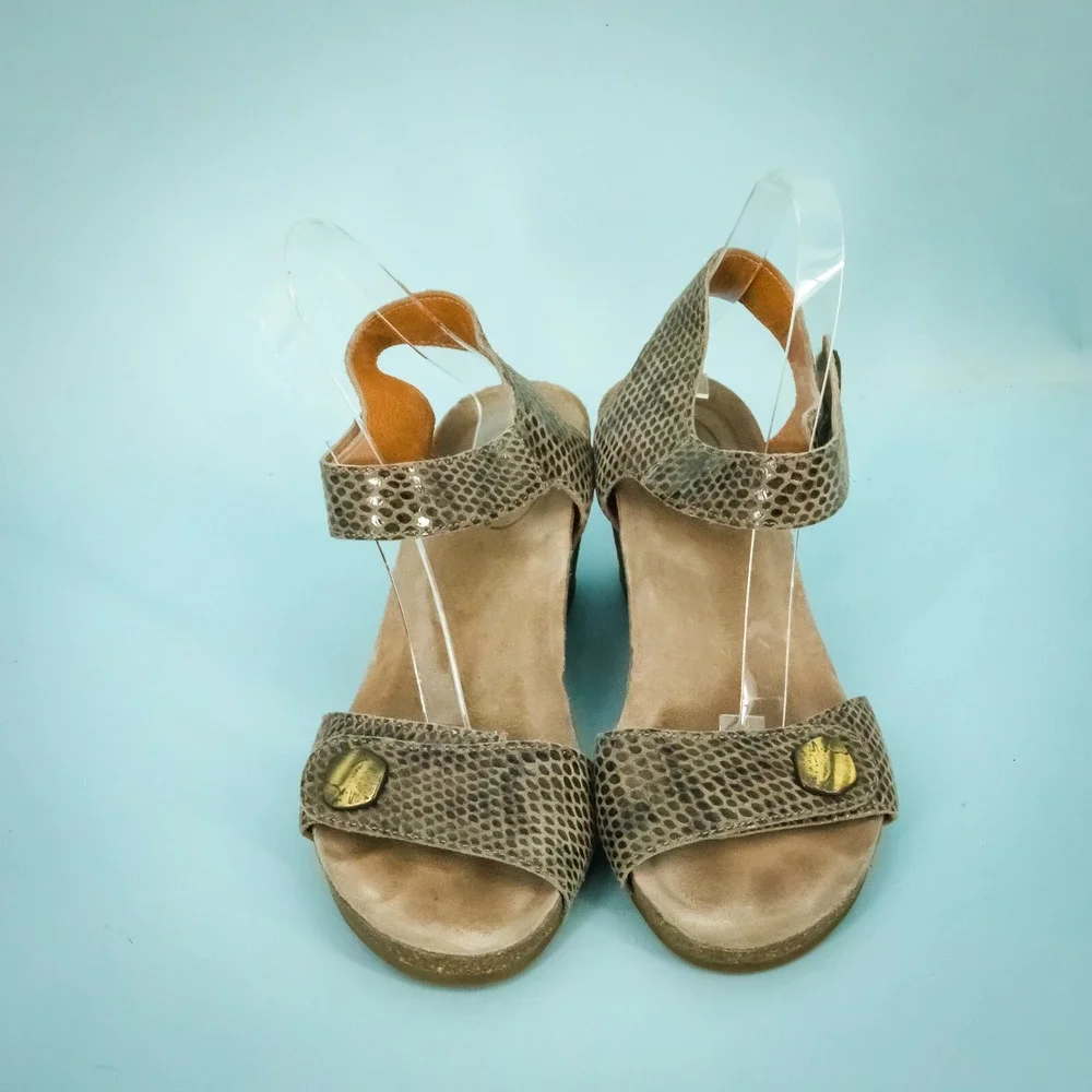 Taos 41 Size 10-10.5 Brown Festival Snake Print Leather Strappy Comfort Sandals